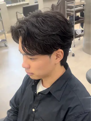 パーマ メンズ 曲がる縮毛矯正 LIBER 岩名のヘアスタイル