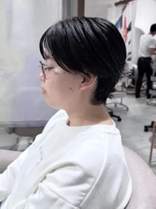ショート 白髪ぼかし×ショート 稲垣 圭祐のヘアスタイル