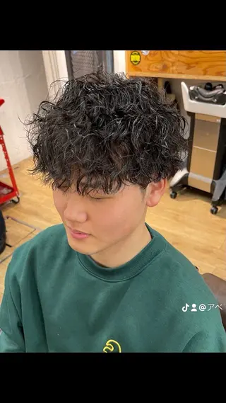 ショート パーマ メンズ 阿部 春道のヘアスタイル