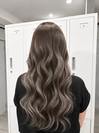 ロング 🎀難波8時開店🎀 HIKARIのヘアスタイル