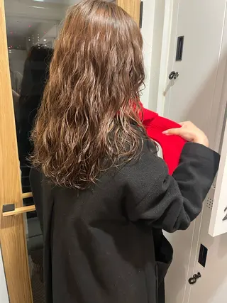 セミロング パーマ nishi fuyumiのヘアスタイル