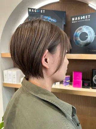 ショート カラー LAULEA Renのヘアスタイル