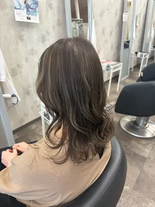セミロング カラー 藤田 麗安のヘアスタイル