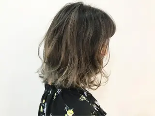 ミディアム カラー ウルフカット レイヤーカット上柿のヘアスタイル