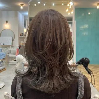 ミディアム Eleanoa 🌿藤沢店のヘアスタイル