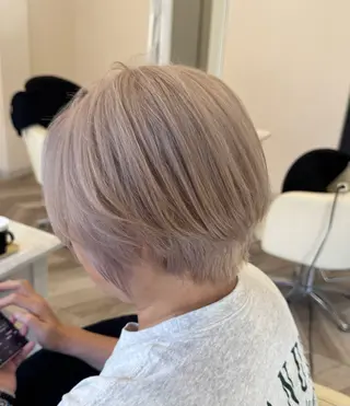 ショート カラー ヘアアレンジ 佐々木  まゆかのヘアスタイル