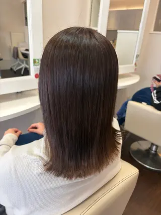 ミディアム 秋山 麗奈のヘアスタイル