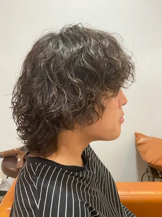 パーマ メンズ 岡垣 幸汰のヘアスタイル