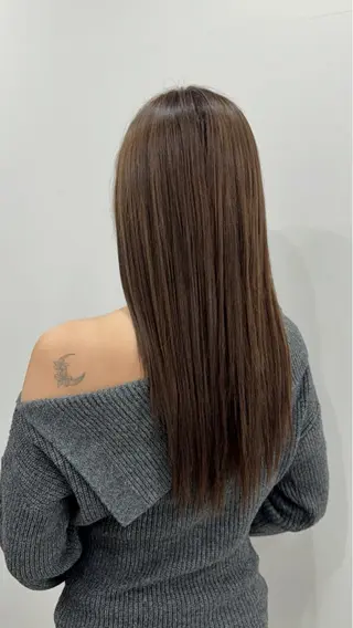 ロング カラー ニシザカ マナのヘアスタイル