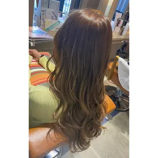 カラー 🩵盛れる顔周り/ 艶カラーemi🩵のヘアスタイル