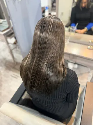 セミロング 川尻 詩織のヘアスタイル