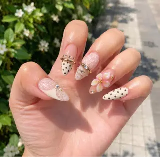 ネイル Blingg NailStudioのネイルデザイン
