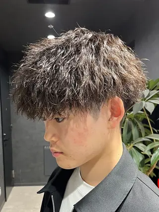 ショート パーマ メンズ センターパート マスターかずまのヘアスタイル