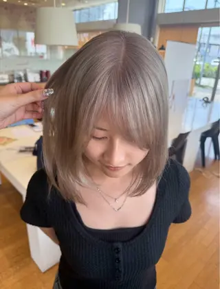 ミディアム カラー 中島 紗來のヘアスタイル