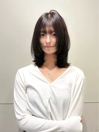 ミディアム カラー 新宿/レイヤーカット 髪質改善/小顔見せのヘアスタイル