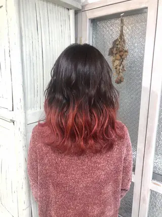 セミロング カラー パーマ ヘアアレンジ 推し活専用 【派手髪】飯野ゆかりのヘアスタイル