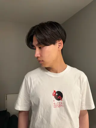 ショート パーマ メンズ センターパート特化 井上健太のヘアスタイル