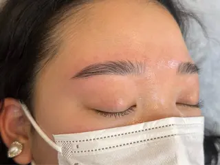 アイブロウ Gigi eye rashの眉毛・アイブロウイメージ