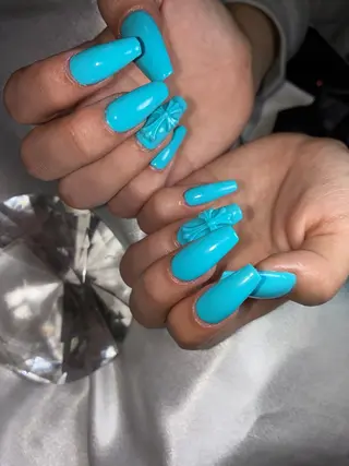 ミディアム YOKOSUKA NAILS💅🩶のネイルデザイン