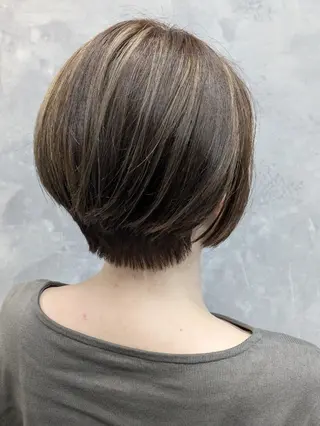 ショート カラー 佐藤 璃咲のヘアスタイル