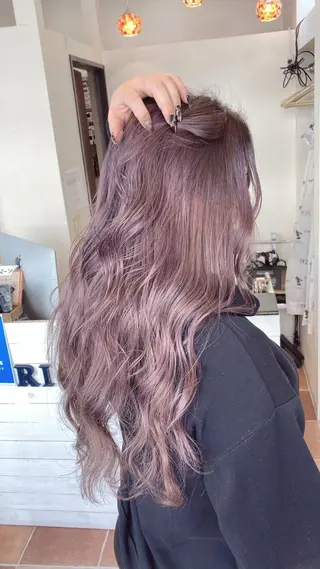 カラー 大澤 唯のヘアスタイル