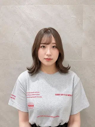 セミロング 韓国ヘアケアブリーチ 莉奈のヘアスタイル
