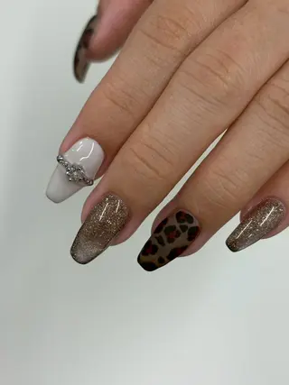 ネイル 【UNE.】 長さだしフィルインのネイルデザイン