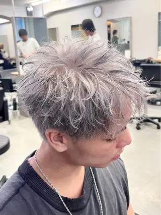 ショート カマタ ハルキのヘアスタイル