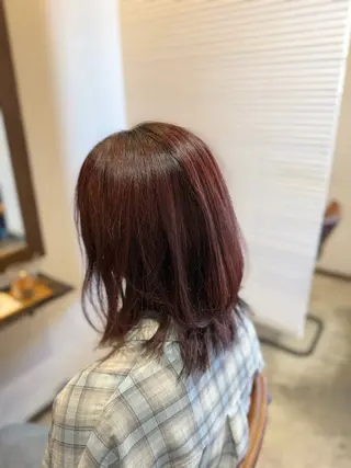 ミディアム YUKI .のヘアスタイル