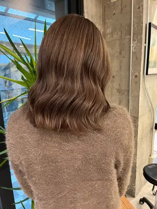 ミディアム 海外風ハイライト／ Rizuのヘアスタイル