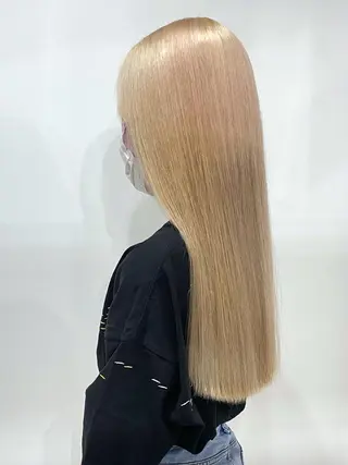 カラー white.梅田 デザインカラー🦄のヘアスタイル