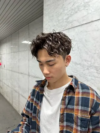 パーマ メンズ フェザーパーマメンズ ピンパーマ京都駅前のヘアスタイル