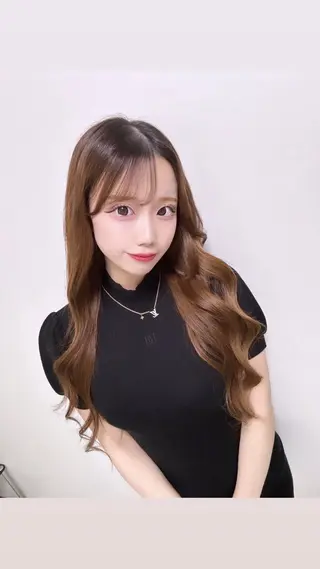 ロング 吉田 麻倫のヘアスタイル