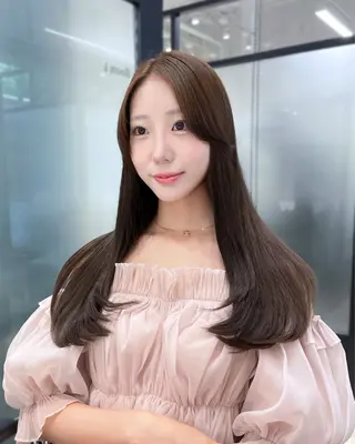 カラー 韓国レイヤーカット 髪質改善▫️水野有真のヘアスタイル
