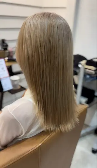 カラー 吉田 輝のヘアスタイル