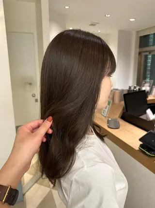 ロング カラー 安丸 結夏のヘアスタイル