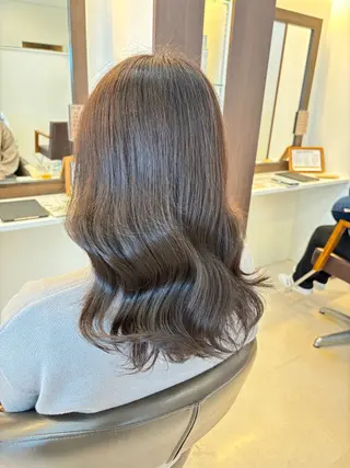 カラー 山本 詩織のヘアスタイル