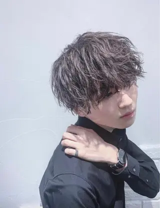 ミディアム カラー パーマ メンズ 渋谷【メンズ職人】 ツイスパ・メッシュのヘアスタイル