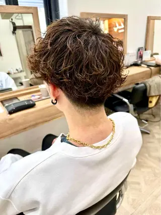 ショート パーマ メンズ 山田 誠也のヘアスタイル