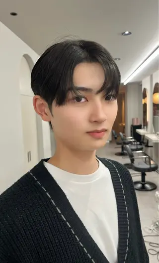 メンズ アイカ🐺 メンズ韓国ヘアのヘアスタイル
