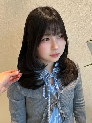 ミディアム BELLE by revo 山口 か乃のヘアスタイル