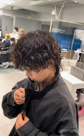 パーマ メンズ k jの眉毛・アイブロウイメージ