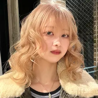 カラー ウルフ/レイヤー/ ブリーチカラーのヘアスタイル