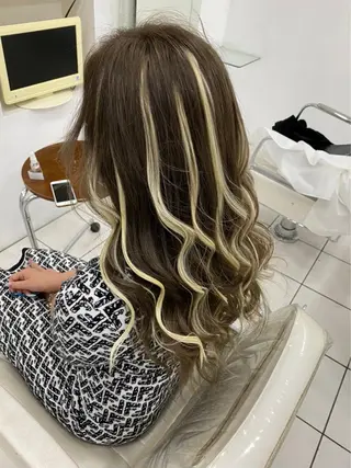 ミディアム 赤み消し艶カラー🍀 DAIGOのヘアスタイル