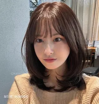 ミディアム ERIKA YAMAMOTOのヘアスタイル