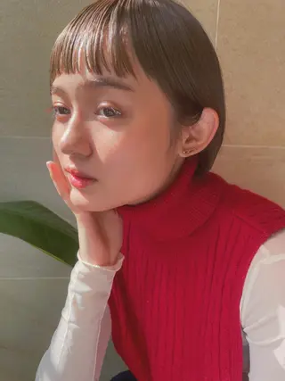 ショート 白髪ぼかしハイライト 脱白髪染めのヘアスタイル
