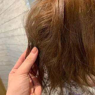 カラー 天野 利咲のヘアスタイル