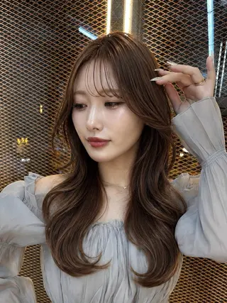 ロング カラー パーマ ヘアアレンジ 🤍韓国風レイヤー/ 艶髪🤍鳥越美羽のヘアスタイル