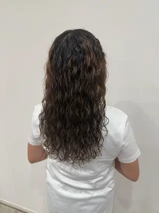 ロング パーマ 芳賀 風斗のヘアスタイル