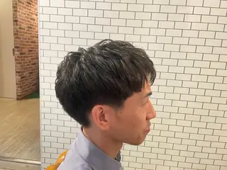 ショート クボタ マコトのヘアスタイル